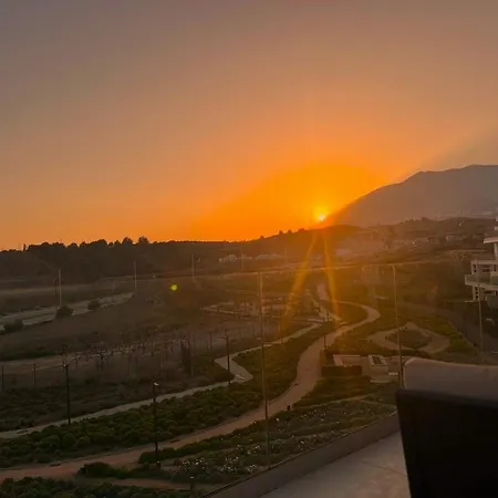 Hotel Higueron West Luxury Apartment, Ocean View, Next To Marbella