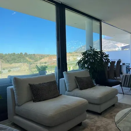 Higueron West Luxury Apartment, Ocean View, Next To Marbella Hotel Fuengirola