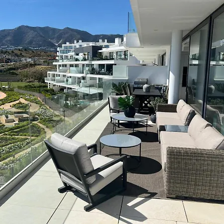 Higueron West Luxury Apartment, Ocean View, Next To Marbella ホテル フエンヒロラ