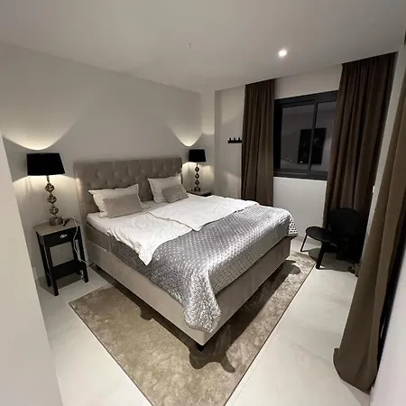 Higueron West Luxury Apartment, Ocean View, Next To Marbella Hotel