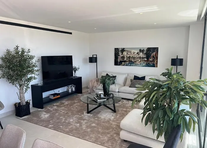 Higueron West Luxury Apartment, Ocean View, Next To Marbella * Фуэнхирола