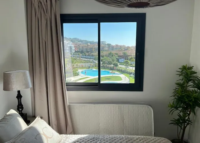 Отель Higueron West Luxury Apartment, Ocean View, Next To Marbella