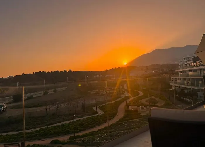 Отель Higueron West Luxury Apartment, Ocean View, Next To Marbella