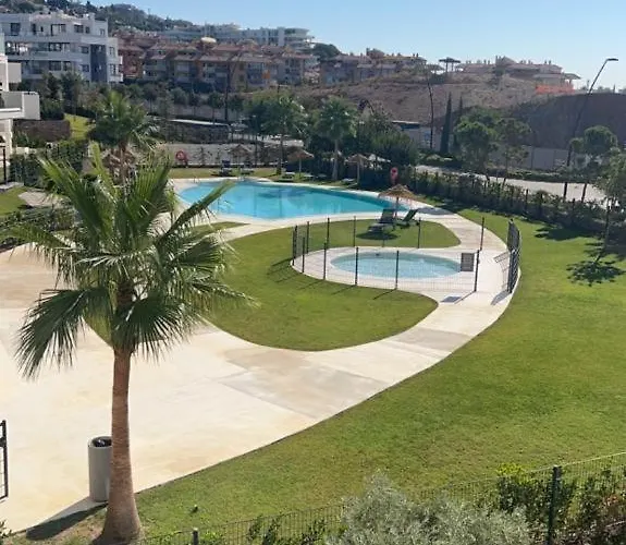 Higueron West Luxury Apartment, Ocean View, Next To Marbella * Фуэнхирола