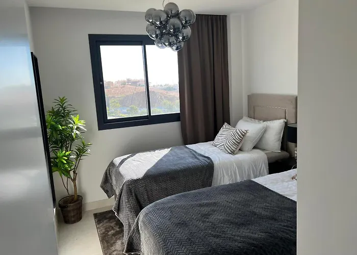 Higueron West Luxury Apartment, Ocean View, Next To Marbella Отель *