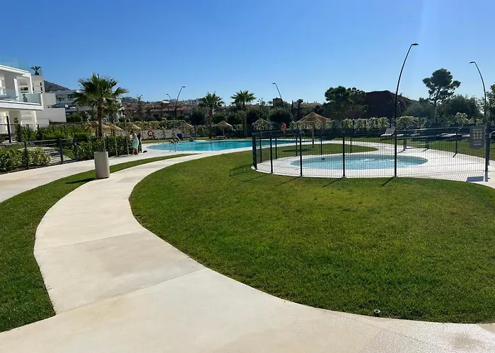 Higueron West Luxury Apartment, Ocean View, Next To Marbella *